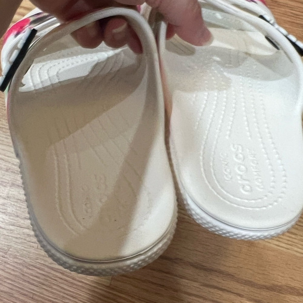 CROCS women’s size 7 flip flops - Picture 5 of 9